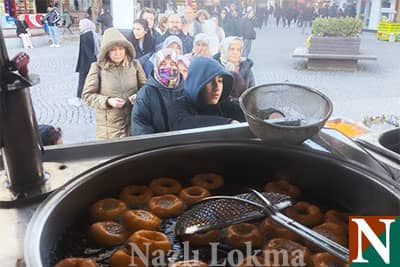 İzmir lokma dökümü kalabalık organizasyonda lokma servisi