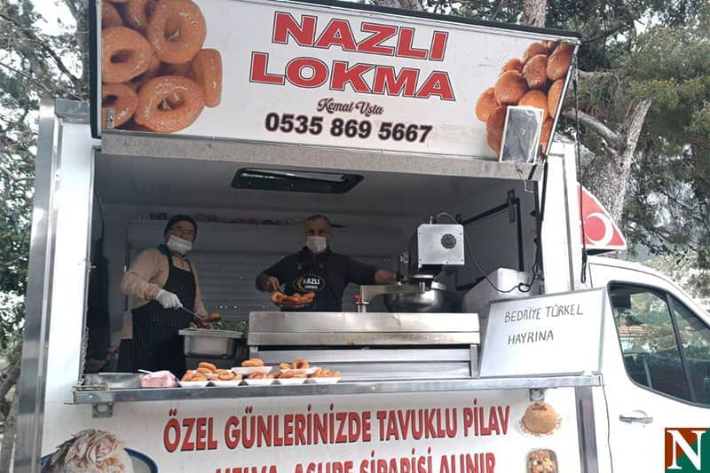 Nazlı Lokma İzmir ekibi ve kendine yeten mutfaklı özel tasarım gezici araç